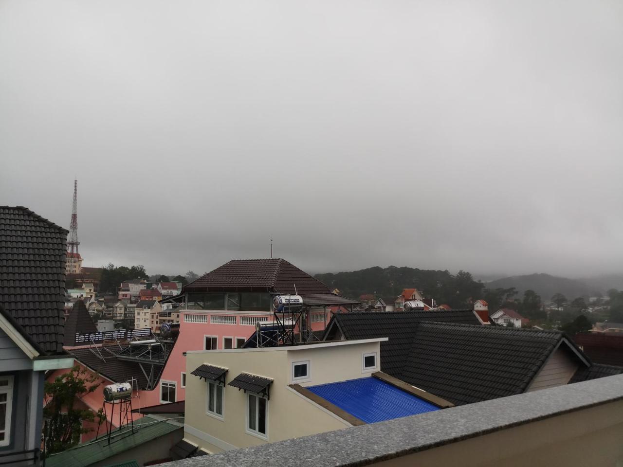 Strawberry Hotel Dalat Exterior foto